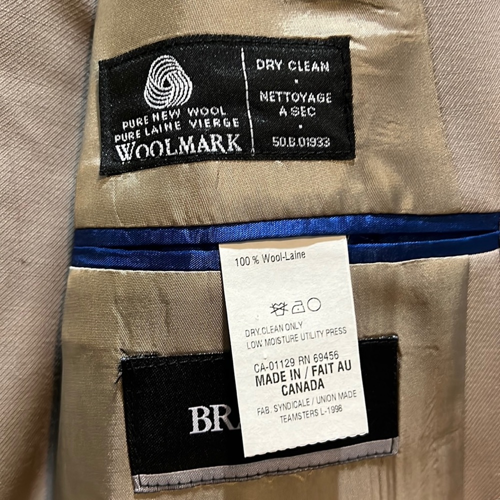 Suit - Picture 2 of 9